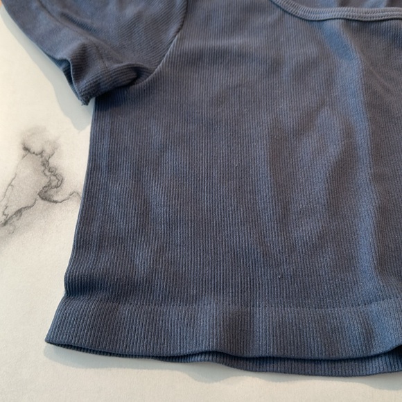 Hippie Rose dusty blue crop top, medium - Picture 4 of 5